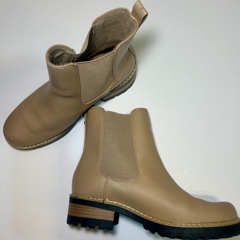 Tan Leather Chelsea Ankle Boots Lug Sole Block Heel Booties Cottagecore Boho
